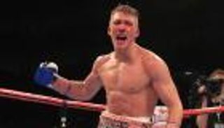 الملاكم البريطاني "بلاكويل" يعود إلى الحياة