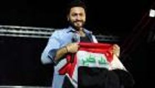 بالصور.. تامر حسني يدهش جمهوره بلون "شعبي"