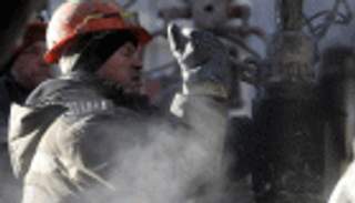 النفط يستقر قرب 50 دولارًا وبرنت يحقق أكبر مكسب في 7 سنوات