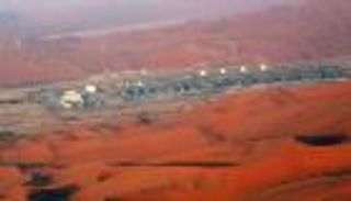 أسعار النفط تنخفض في ظل قوة الدولار وتوقع زيادة الإنتاج الكندي