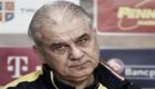 مدرب رومانيا السابق على أعتاب العودة لاتحاد جدة