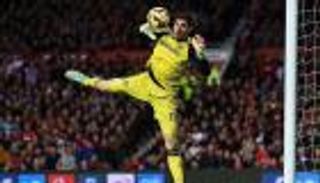 كورتوا يؤكد استمراره في تشيلسي