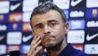 برشلونة يؤجل مناقشة التجديد لإنريكي