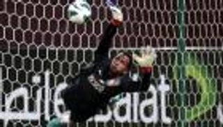 حارس منتخب الإمارات يكشف موعد عودته بعد الإصابة
