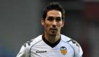 فيسنتي يعاون نيفيل في مهمة إنقاذ فالنسيا