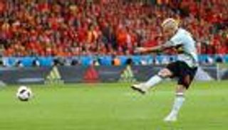 صاروخية ناينجولان تمنح هازارد رقمًا غائبًا منذ 16 عامًا