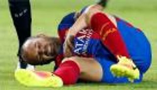 إصابة إنييستا تسعد سواريز