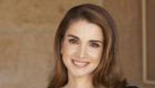 لن تصدق كيف عادت الملكة رانيا 20 عامًا إلى الخلف في هذه الصورة