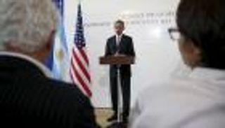 أوباما يشيد بضحايا الديكتاتورية الأرجنتينية