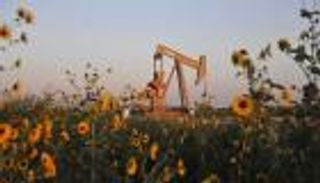 النفط يتراجع مع تحذير بنوك من تأثير محدود لاجتماع 