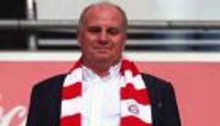 تقارير: هوينيس سيعود لمنصبه كرئيس لنادي بايرن ميونخ