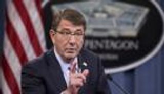 كارتر يزور حاملة طائرات أمريكية في بحر الصين الجنوبي