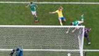 فيديو.. مدافع أيرلندا يسجل أول الأهداف العكسية في يورو 2016