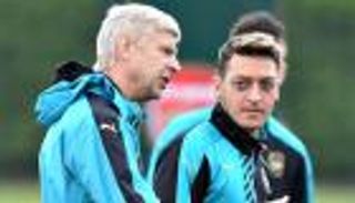 أوزيل: أرسنال مطالب بالإنفاق في الصيف