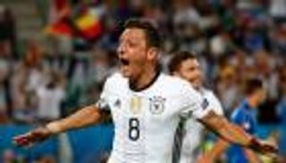 أرسنال ينحاز لنجمه الألماني في نصف النهائي الأوروبي