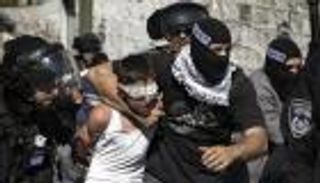 إسرائيل تشرعن جرائمها ضد الطفولة الفلسطينية بقانون لمحاكمتهم