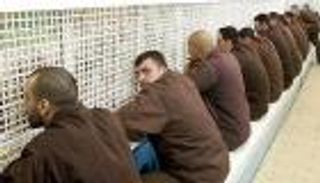 5 أسرى يضربون عن الطعام في السجون الإسرائيلية