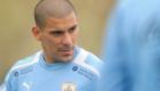 مدافع أوروجواي فخور بكسر رقم فورلان