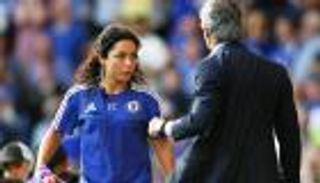 طبيبة تشيلسي تواصل معركتها ضد مورينيو رغم إقالته 