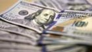 الدولار ينخفض بفعل تراجع توقعات رفع الفائدة الأمريكية