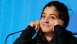 بالفيديو.. لاجئة سورية تتألق في