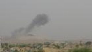 غارات جوية على صنعاء.. ومعارك بـ 