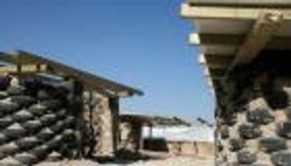 بالصور.. مدرسة فلسطينية من إطارات السيارات المستعملة تنتظر حكما قضائيا