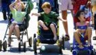 حقيقة صادمة.. عربات الأطفال تدفع 50 طفلا يوميا لغرف الطوارئ