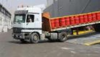 بالصور.. مساعدات إماراتية عاجلة لدعم قطاع الكهرباء في حضرموت