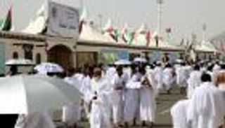 إنفوجراف.. بعثة الحج الرسمية للإمارات في 2016 بالأرقام