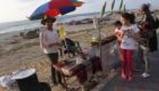 فلسطينيون يحتمون بالمهن الموسمية من غول البطالة