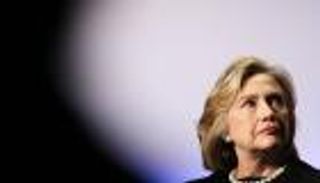 كلينتون تبدي مخاوف حيال تدخلات روسية في الانتخابات الأمريكية