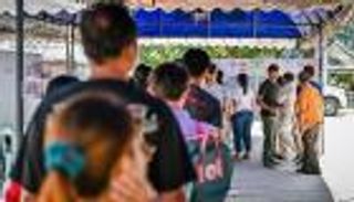 بالصور.. أول استفتاء حول دستور جديد في تايلاند منذ انقلاب 2014