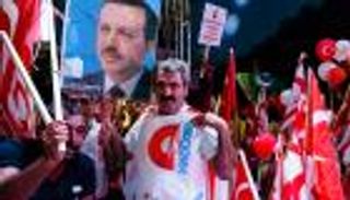 تركيا تتأهب للمظاهرة الأخيرة .. مئات الآلاف يحتشدون باسطنبول