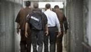 58 أسيرة فلسطينية يعانين في السجون الإسرائيلية