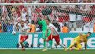 هدف بواشتكوفسكي يؤهل بولندا إلى دور 16 في يورو 2016