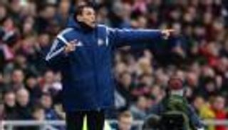 مدرب ريال بيتيس الجديد يعد بشخصية خاصة للفريق