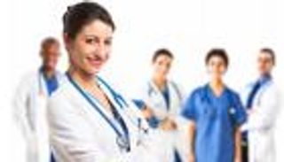 طبيبات أمريكا أقل أجرا من نظرائهن الذكور.. كم يبلغ الفارق؟