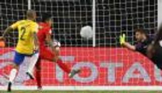 لاعب بيرو يدعي صحة هدف إقصاء البرازيل