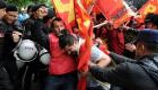 الشرطة التركية تفرق بالغاز احتجاجات عيد العمال