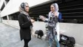 بالصور.. أول دار أزياء للمحجبات في فلوريدا