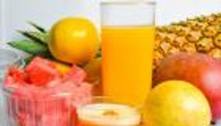 تعاني ضعف المثانة.. قلّل هذه الأطعمة والمشروبات