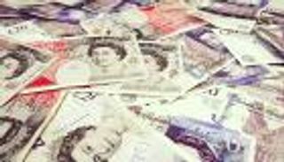 الإسترليني عند أدنى مستوى في 3 أسابيع متأثرًا بالاستفتاء