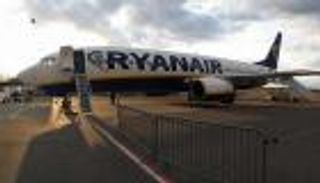 كلمة واحدة قالها أحد الركاب فتم إخلاء الطائرة فورًا