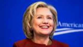 كلينتون تغازل الطبقة العاملة "البيضاء" عشية انتخابات كنتاكي