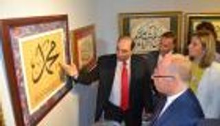 فنانون ومتخصصون يحيون ويناقشون 