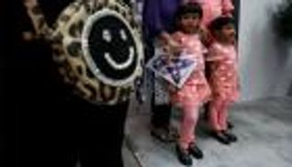 تزايد أطفال اللاجئين يقض المضاجع في هونج كونج