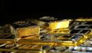 ارتفاع أسعار الذهب وسط تراجع جماعي للمعادن
