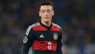 أوزيل: لا أهتم بالانتقادات