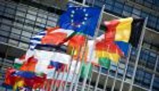 الاتحاد الأوروبي يقر تعزيز عملياته البحرية قبالة ليبيا